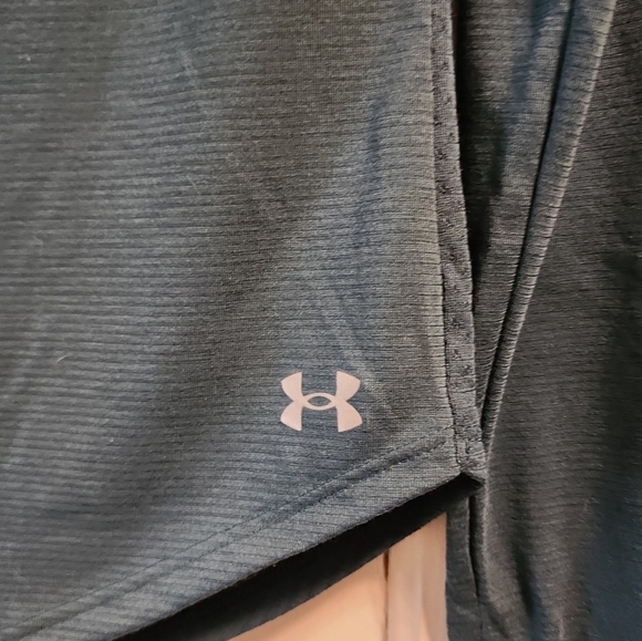 Under Armour athletic top - Picture 2 of 3